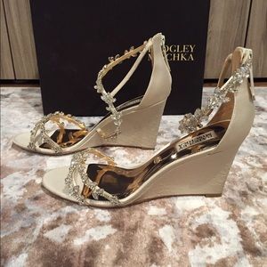 badgley mischka feather crystal embellished wedge sandal